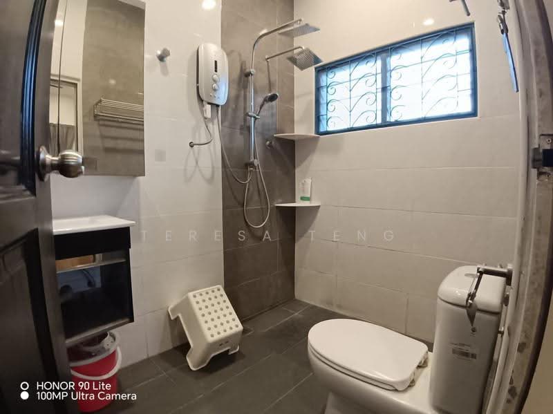 Rumah Banglo untuk Disewa di Taman Melawis (Klang) - Teresa Teng - Bathroom - PropertyGuru.com.my