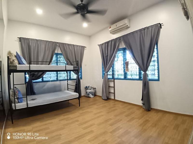 Rumah Banglo untuk Disewa di Taman Melawis (Klang) - Teresa Teng - Bedroom - PropertyGuru.com.my