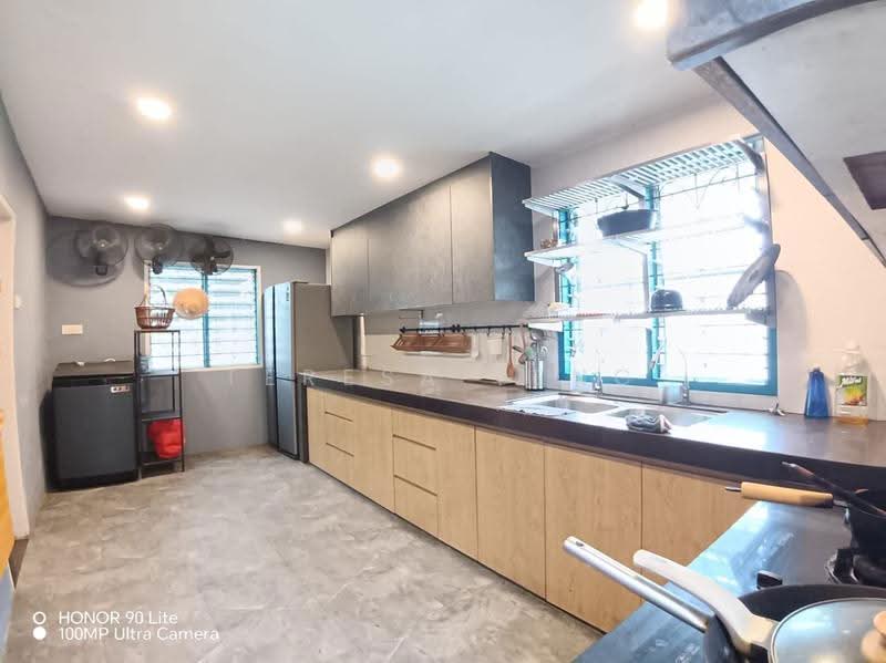 Rumah Banglo untuk Disewa di Taman Melawis (Klang) - Teresa Teng - Kitchen - PropertyGuru.com.my