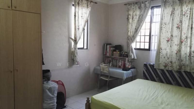 Pangsapuri untuk Dijual di Pearl Garden - Weng Sern - Bedroom - PropertyGuru.com.my