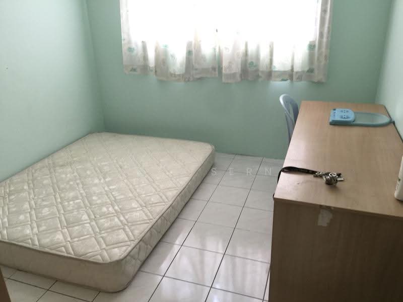 Pangsapuri untuk Dijual di Pearl Garden - Weng Sern - Bedroom - PropertyGuru.com.my