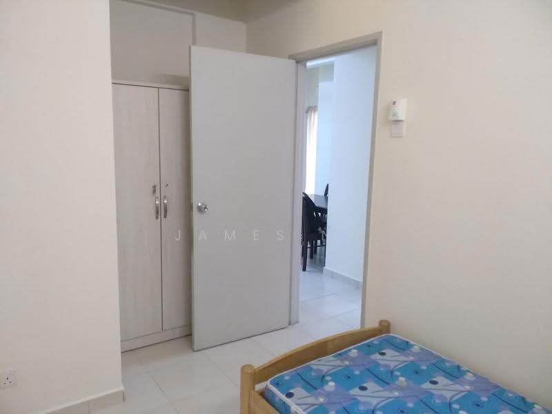 2nd bedroom