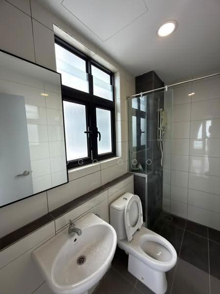 Condominium for Sale at Vila Vista - Hugo Gooi - Bathroom - PropertyGuru.com.my