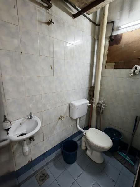 Terraced House for Rent in Klang (Selangor) - Jack Khor Phor Jiing - Bathroom - PropertyGuru.com.my