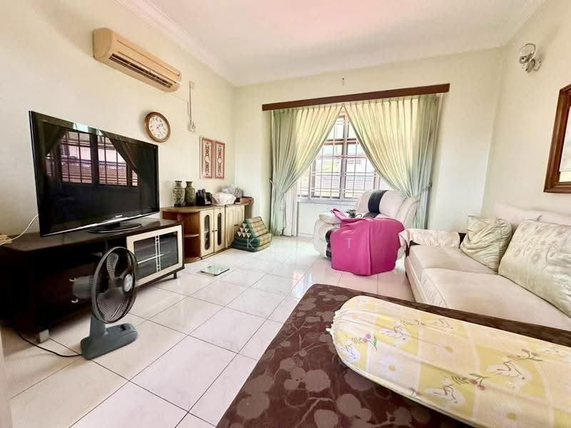 Bungalow House for Sale in Taman Bukit Rinting (Masai) - Yik Tat - Living Room - PropertyGuru.com.my