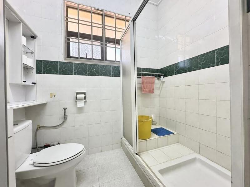 Bungalow House for Sale in Taman Bukit Rinting (Masai) - Yik Tat - Bathroom - PropertyGuru.com.my