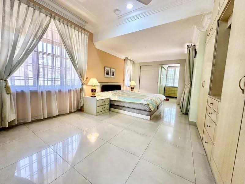 Bungalow House for Sale in Taman Bukit Rinting (Masai) - Yik Tat - Bedroom - PropertyGuru.com.my