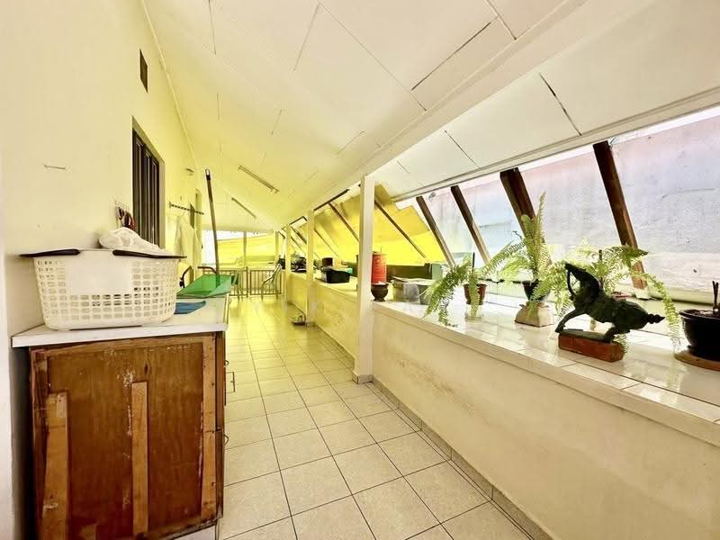 Bungalow House for Sale in Taman Bukit Rinting (Masai) - Yik Tat - Corridor - PropertyGuru.com.my