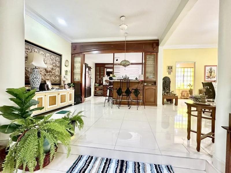 Bungalow House for Sale in Taman Bukit Rinting (Masai) - Yik Tat - Living Room - PropertyGuru.com.my