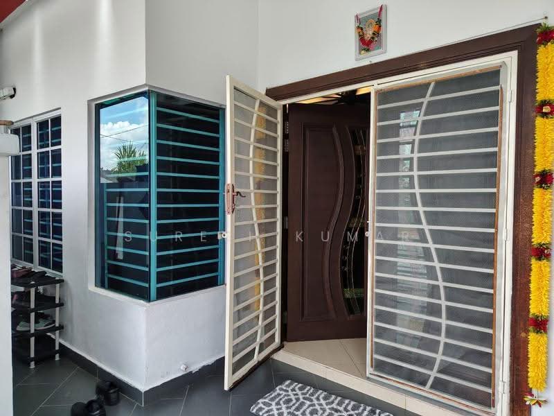 1-storey Terraced House for Sale in Puchong (Selangor) - Suresh Kumar - Exterior - PropertyGuru.com.my