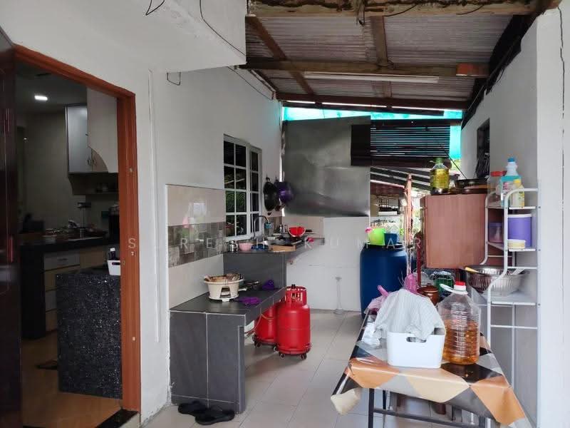 1-storey Terraced House for Sale in Puchong (Selangor) - Suresh Kumar - Kitchen - PropertyGuru.com.my