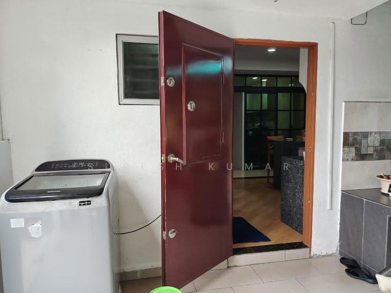 1-storey Terraced House for Sale in Puchong (Selangor) - Suresh Kumar - Entrance - PropertyGuru.com.my