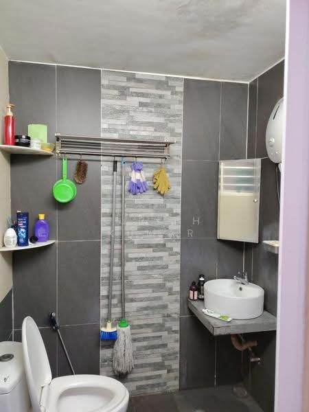 1-storey Terraced House for Sale in Puchong (Selangor) - Suresh Kumar - Bathroom - PropertyGuru.com.my