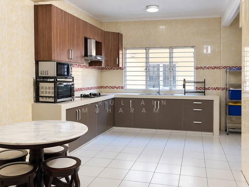 Rumah Teres 2-Tingkat untuk Dijual di Taman Perindustrian Sime Uep (Subang Jaya) - Nurul Ain Muharam - Kitchen - PropertyGuru.com.my