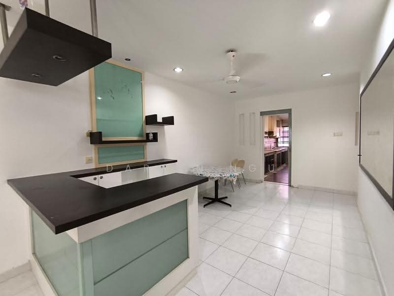 Rumah Teres 1.5-Tingkat untuk Disewa di Taman Pelangi Indah (Ulu Tiram) - Darren Ngu - Living Room - PropertyGuru.com.my