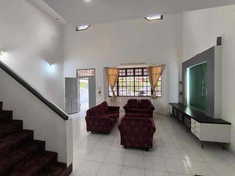 Rumah Teres 1.5-Tingkat untuk Disewa di Taman Pelangi Indah (Ulu Tiram) - Darren Ngu - Living Room - PropertyGuru.com.my