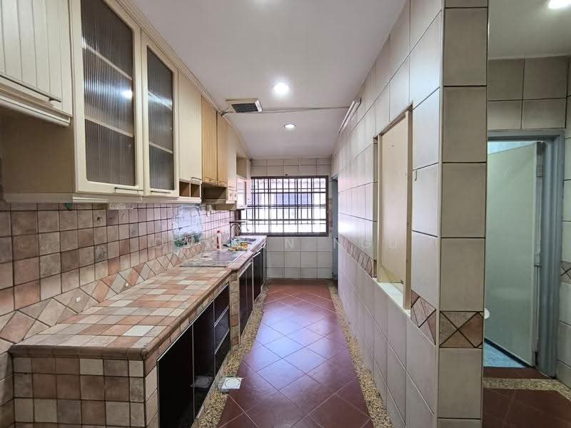 Rumah Teres 1.5-Tingkat untuk Disewa di Taman Pelangi Indah (Ulu Tiram) - Darren Ngu - Kitchen - PropertyGuru.com.my
