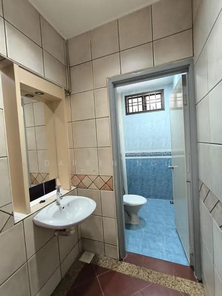 Rumah Teres 1.5-Tingkat untuk Disewa di Taman Pelangi Indah (Ulu Tiram) - Darren Ngu - Bathroom - PropertyGuru.com.my