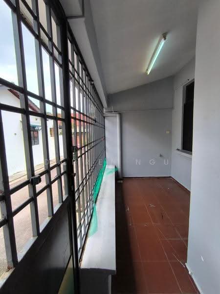 Rumah Teres 1.5-Tingkat untuk Disewa di Taman Pelangi Indah (Ulu Tiram) - Darren Ngu - Balcony - PropertyGuru.com.my