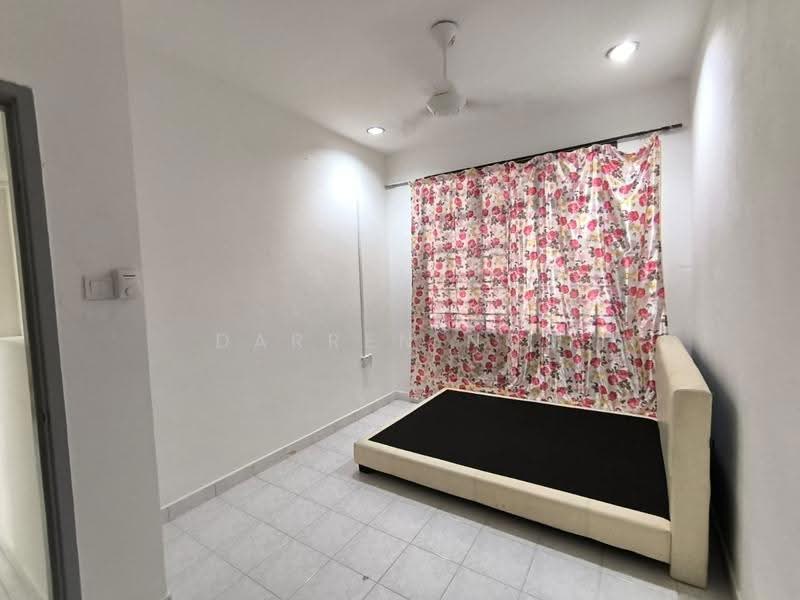 Rumah Teres 1.5-Tingkat untuk Disewa di Taman Pelangi Indah (Ulu Tiram) - Darren Ngu - Bedroom - PropertyGuru.com.my