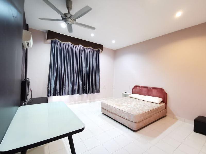 3-storey Terraced House for Rent in Bandar Putra Kulai (Kulai) - Nicholas Low - Bedroom - PropertyGuru.com.my