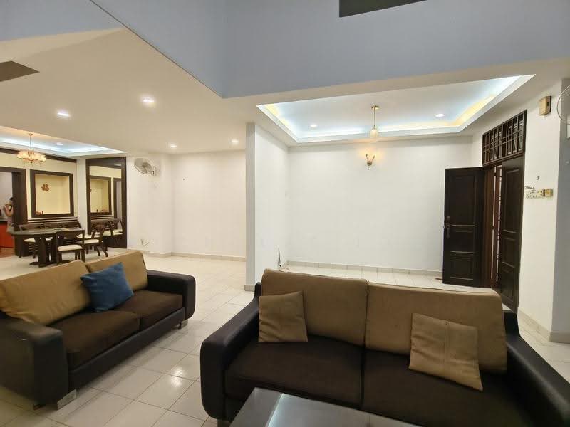 3-storey Terraced House for Rent in Bandar Putra Kulai (Kulai) - Nicholas Low - Living Room - PropertyGuru.com.my