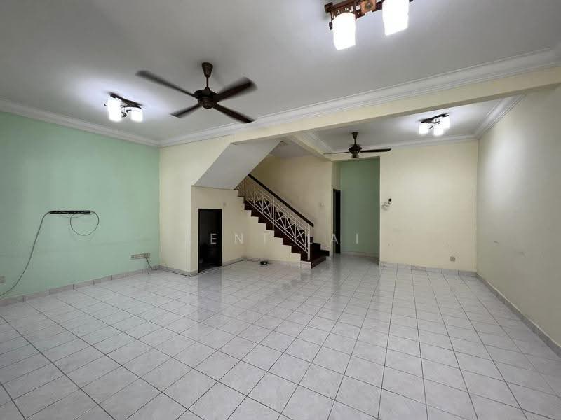 Rumah Teres 2-Tingkat untuk Disewa di Bandar Puteri Puchong (Puchong) - Kent Lai - Living Room - PropertyGuru.com.my