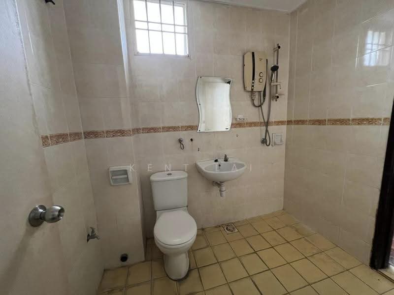 Rumah Teres 2-Tingkat untuk Disewa di Bandar Puteri Puchong (Puchong) - Kent Lai - Bathroom - PropertyGuru.com.my