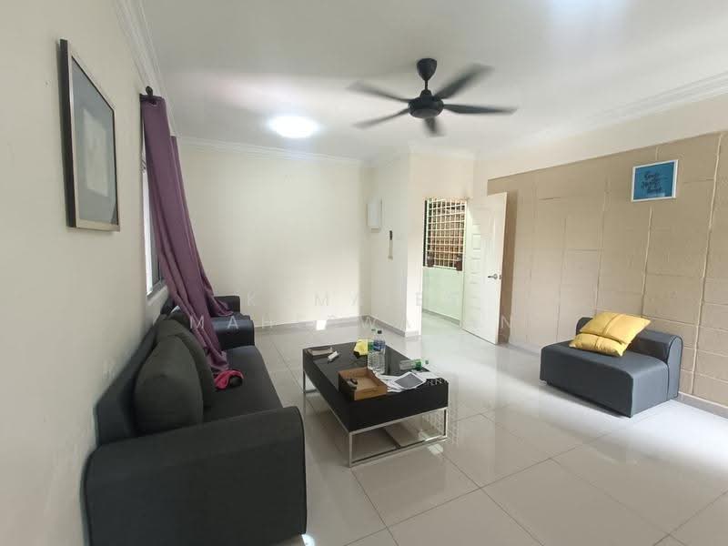 Rumah Flat untuk Disewa di Sri Cempaka - Kamales Maheswaran - Living Room - PropertyGuru.com.my