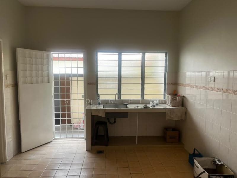 Rumah Teres 2-Tingkat untuk Disewa di Bandar Puteri Puchong (Puchong) - Seong Ping - Kitchen - PropertyGuru.com.my