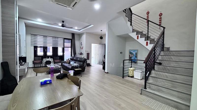 2.5-storey Terraced House for Sale in Ipoh (Perak) - Rina Omar - Living Room - PropertyGuru.com.my
