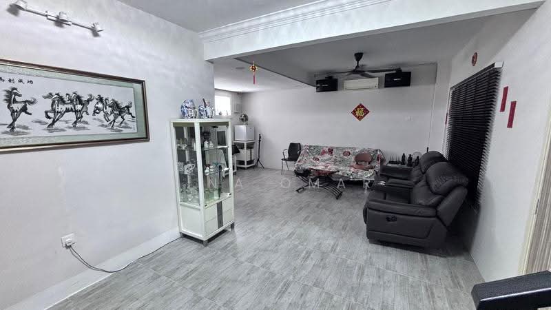 2.5-storey Terraced House for Sale in Ipoh (Perak) - Rina Omar - Living Room - PropertyGuru.com.my
