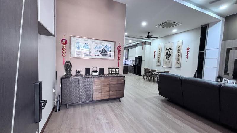 2.5-storey Terraced House for Sale in Ipoh (Perak) - Rina Omar - Living Room - PropertyGuru.com.my