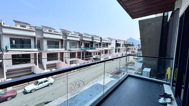 2.5-storey Terraced House for Sale in Ipoh (Perak) - Rina Omar - Exterior - PropertyGuru.com.my