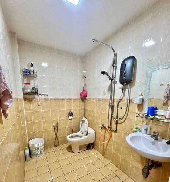 2.5-storey Terraced House for Sale in Bandar Mahkota Cheras (Cheras) - Kelly Lim - Bathroom - PropertyGuru.com.my