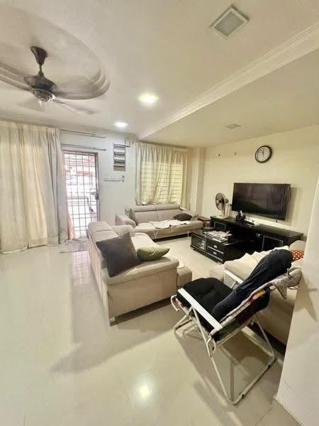 2.5-storey Terraced House for Sale in Bandar Mahkota Cheras (Cheras) - Kelly Lim - Living Room - PropertyGuru.com.my
