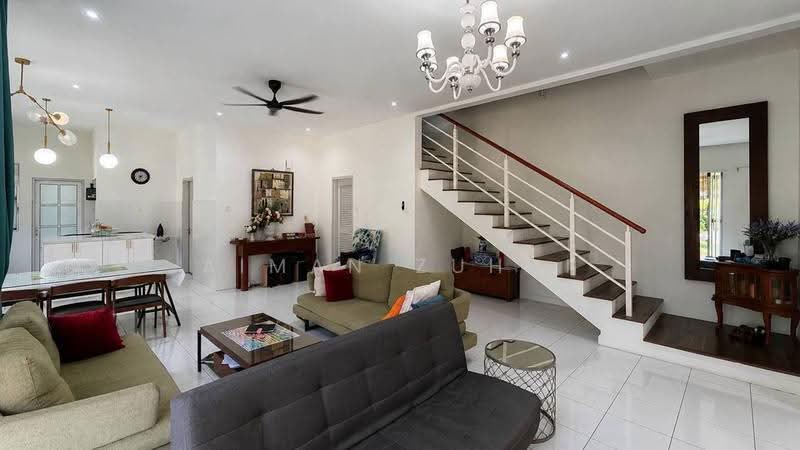 Rumah Teres untuk Dijual di Nilai (Negeri Sembilan) - AIMAN ZUHDI - Living Room - PropertyGuru.com.my