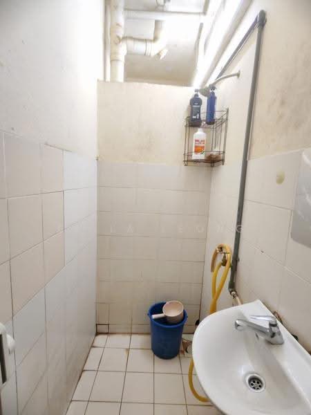 Pangsapuri untuk Dijual di Palma - Bella Leong - Bathroom - PropertyGuru.com.my