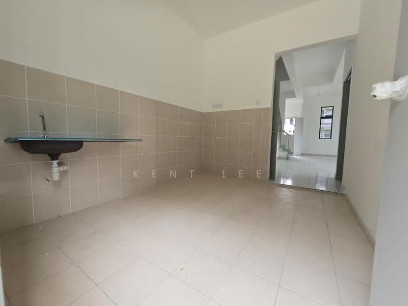 2-storey Terraced House for Sale in Seksyen 30 (Shah Alam) - Kent Lee - Kitchen - PropertyGuru.com.my