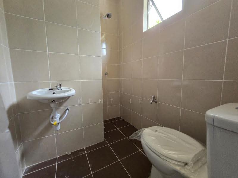2-storey Terraced House for Sale in Seksyen 30 (Shah Alam) - Kent Lee - Bathroom - PropertyGuru.com.my