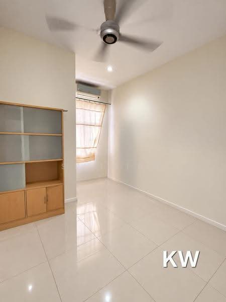 Terraced House for Sale in Kemuning Utama (Shah Alam) - SK Thiam - Living Room - PropertyGuru.com.my