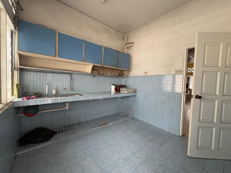 Shop for Sale in Jalan Klang Lama (Old Klang Road) (Kuala Lumpur) - Jovin Cheor - Kitchen - PropertyGuru.com.my