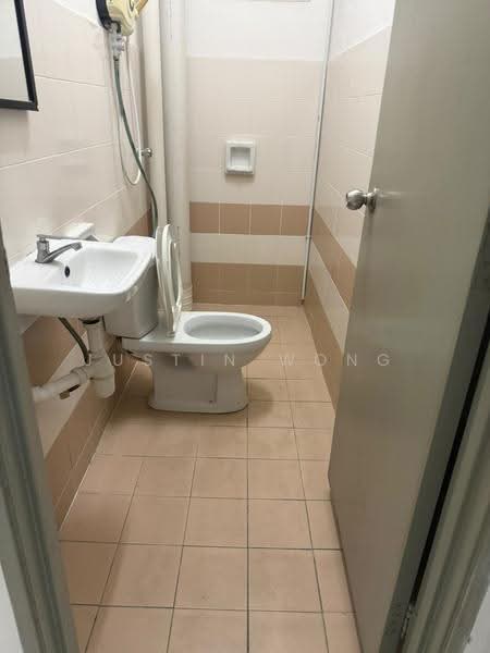 Condominium for Rent at Residensi Laguna (Sunway Belvedere) - Justin Wong - Bathroom - PropertyGuru.com.my