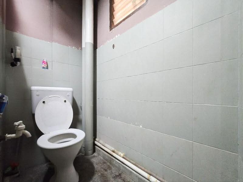 Apartment for Sale at Aman Putra Apartment - Zul Syafiq - Bathroom - PropertyGuru.com.my