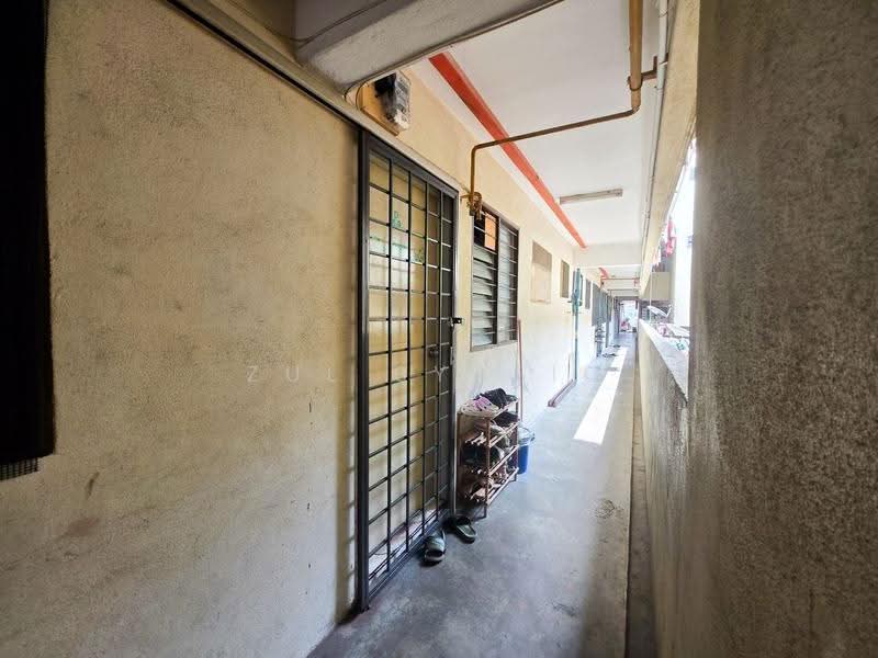 Apartment for Sale at Aman Putra Apartment - Zul Syafiq - Corridor - PropertyGuru.com.my