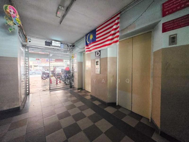 Apartment for Sale at Aman Putra Apartment - Zul Syafiq - Corridor - PropertyGuru.com.my