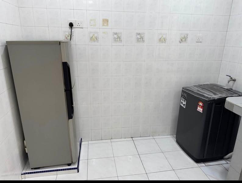 Rumah Teres 2-Tingkat untuk Disewa di Taman Daya (Johor Bahru) - Jane Ngoi - Kitchen - PropertyGuru.com.my
