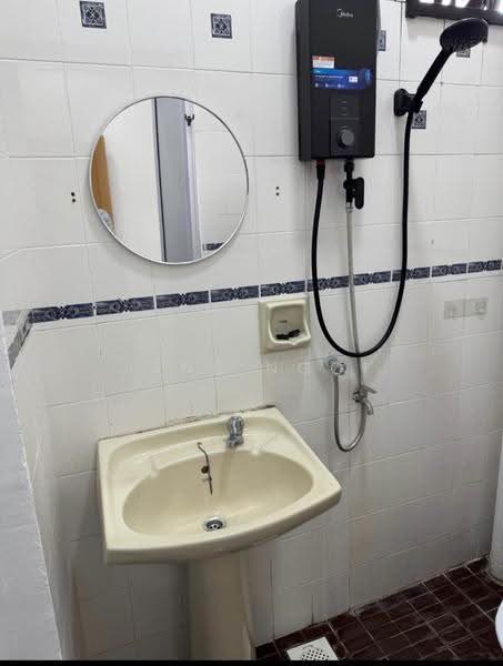 Rumah Teres 2-Tingkat untuk Disewa di Taman Daya (Johor Bahru) - Jane Ngoi - Bathroom - PropertyGuru.com.my
