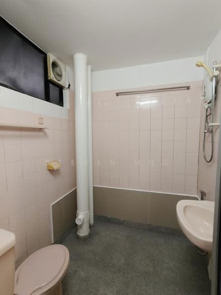 Kondominium untuk Dijual di Vista Condominium - Steven Hng - Bathroom - PropertyGuru.com.my