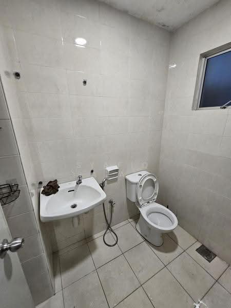 Pangsapuri untuk Disewa di Pangsapuri Damai - Syafiq Razali - Bathroom - PropertyGuru.com.my